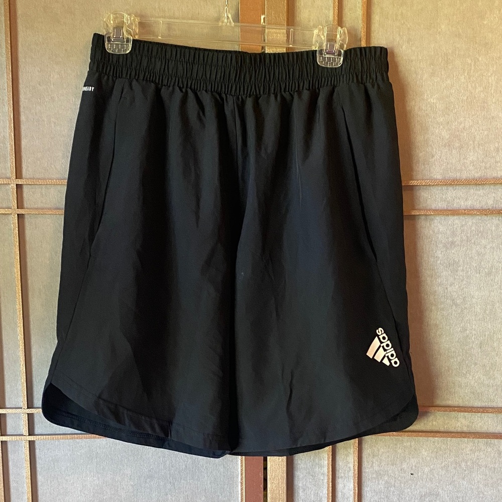 Adidas AEROREADY shorts, men's medium with 9" inseam, perfect for working out